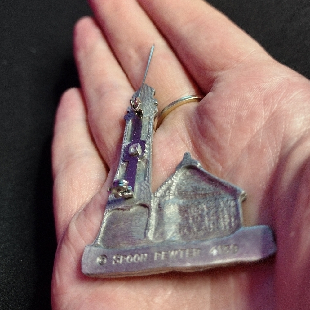 Spoontiques Pewter Lighthouse and Cottage Brooch - Picture 5 of 5